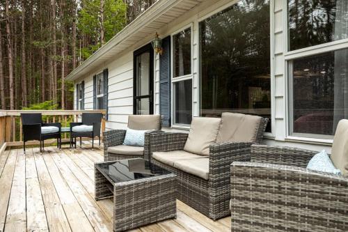 Cozy 3BR Grill Yard Games Walk to Downtown Lake MI in Frenkforta