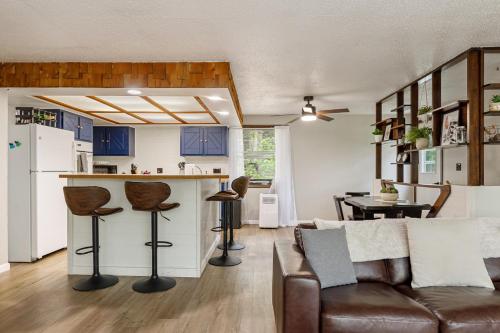 Cozy 3BR Grill Yard Games Walk to Downtown Lake MI in Frenkforta