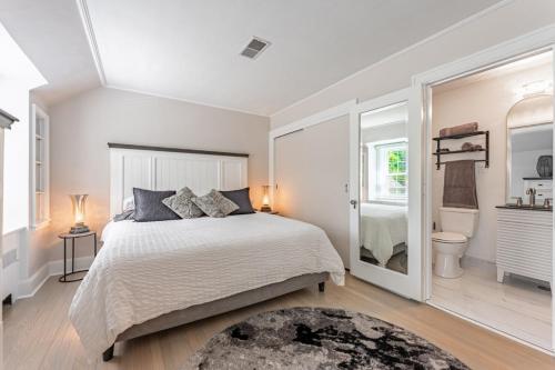 Chic Modern Glam - image 12