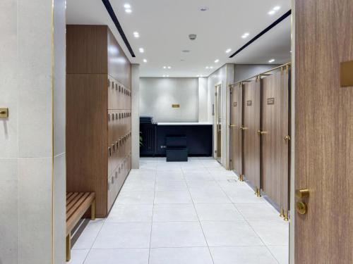 Trillionaire Residences - Stylish Apartment with Private Jacuzzi in Prime Location - main image
