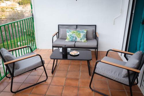 Balkons/terase, Mountain View - A Peaceful Villa Retreat in Kalles
