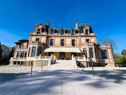 Chateau de Crenille 1
