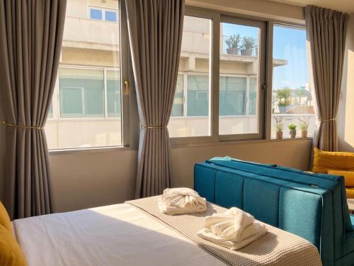 Athens Central Suites - Perfect For Families & Groups - image 3