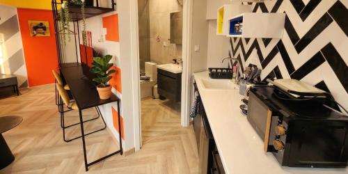 Athens Central Suites - Perfect For Families & Groups - image 8