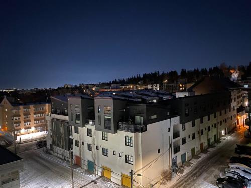 Downtown 1 bedroom apartment on 17 ave sw - image 2