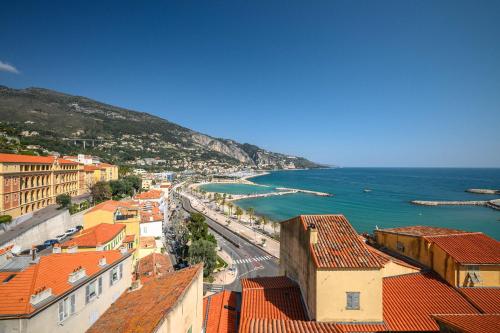 Villa Capodanna, au coeur de la vieille ville, maison de village avec magnifique vue sur la mer in Menton