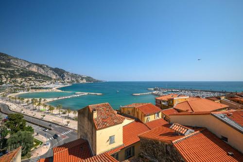Villa Capodanna, au coeur de la vieille ville, maison de village avec magnifique vue sur la mer in Menton