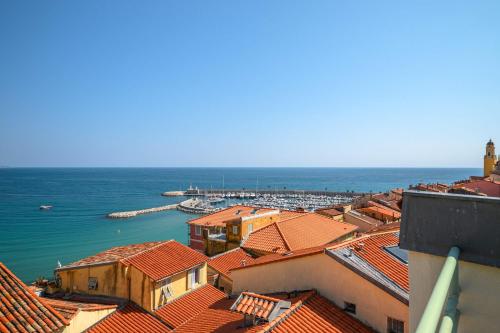 Villa Capodanna, au coeur de la vieille ville, maison de village avec magnifique vue sur la mer in Menton