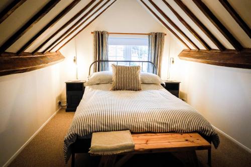 Spacious 4 Bed House Sleeps 8 in Quorn Near Loughborough in Quorn