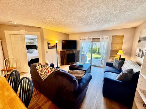 Lakefront Condo and Beach in 桑尼根湖 (BC)