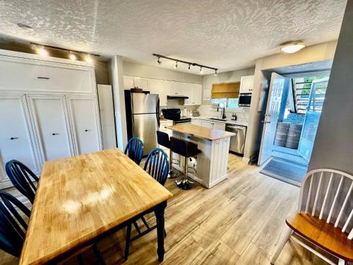 設施, Lakefront Condo and Beach in 桑尼根湖 (BC)