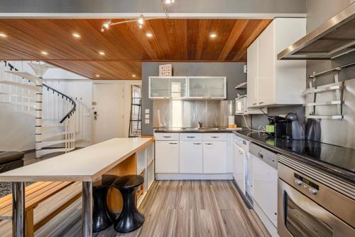 18 RIOUFFE - Rare 2-bedroom apartment 50m from the Croisette - image 3