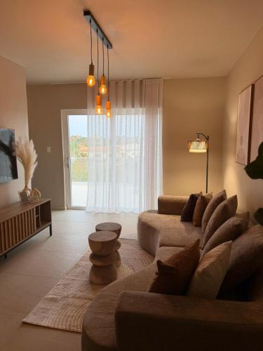 Charming 2 Bedroom apartment minutes away from Authentic Beaches in Tera Korá
