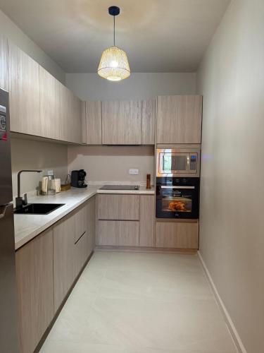Charming 2 Bedroom apartment minutes away from Authentic Beaches in Tera Korá