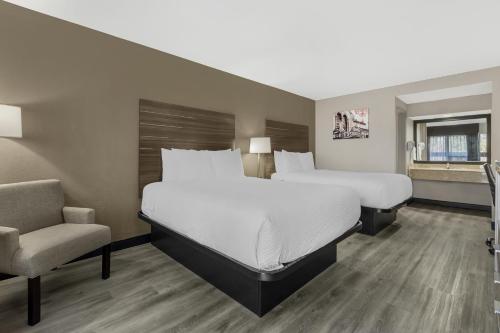 2 queen beds