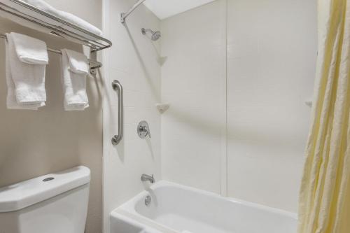 Best Western Gateway Adirondack Inn - image 33