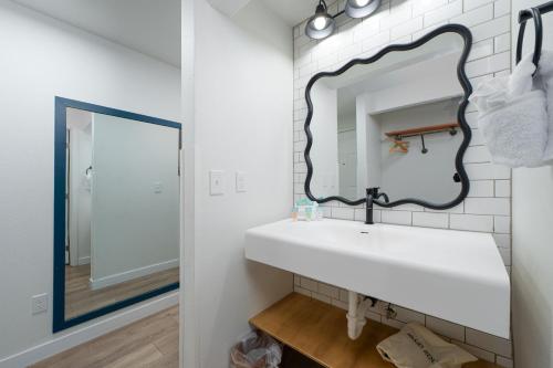 King Oscar Motel Centralia - image 31