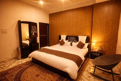 The Comfort Crest - Home Stay 2 Bedroom Family Suite with Living room - Bitho Sharif