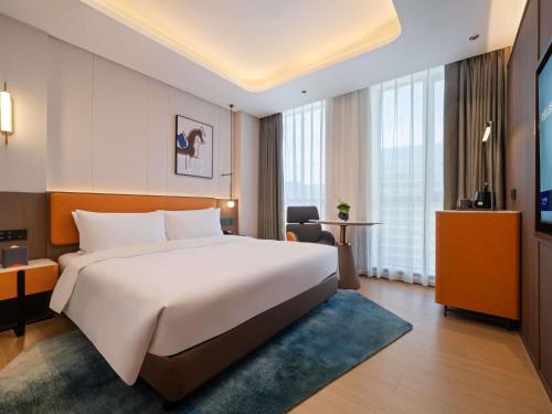 room detail thumbnail 2