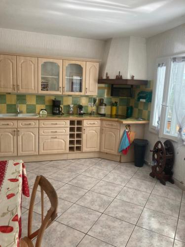 appartement tout equipe 2 chambres avec piscine in Mudaison