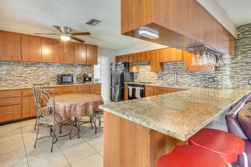 Theme Park Base! Suburban Home 14 Mi to Universal in Orlando nyugat