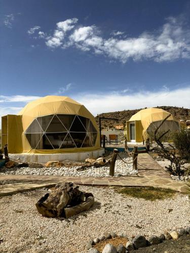 Jabal shams domes in Al Ḩayl