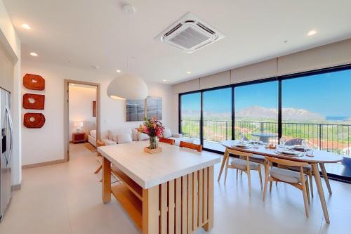 Naumi N544 | 2BR Ocean View in Playas del Coco + Pools – khách sạn tại Coco