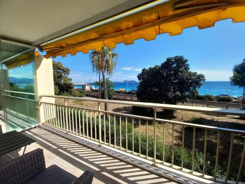 Studio with sea view