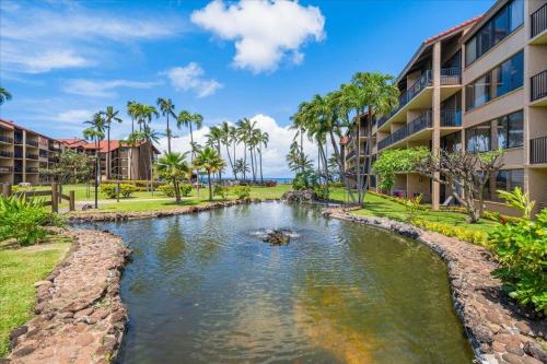 Oceanfront Remodeled-30 Feet to Ocean-Central AC-Highly Sought After in Lanai (HI)