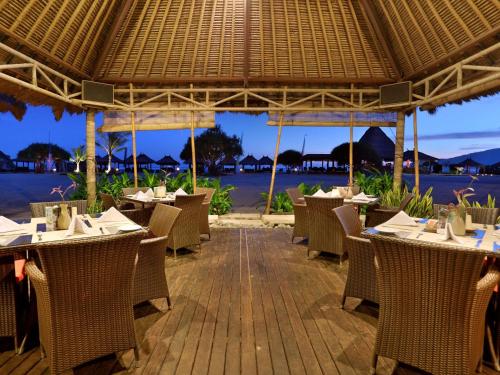 Restaurant, Novotel Lombok Resort & Villas in Kuta