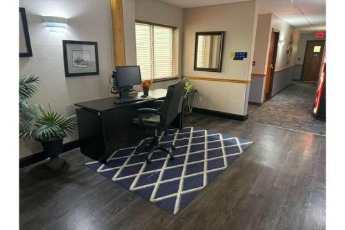 Days Inn & Suites by Wyndham Williston - image 28
