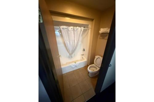 Days Inn & Suites by Wyndham Williston - image 27