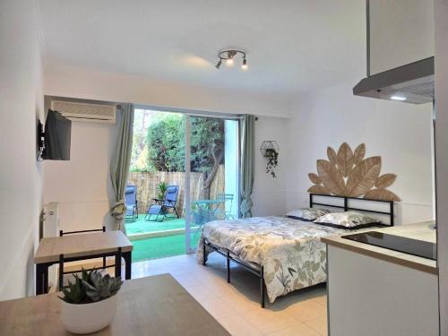 L'Oasis, jardin privé piscine plage à 5min de Nice