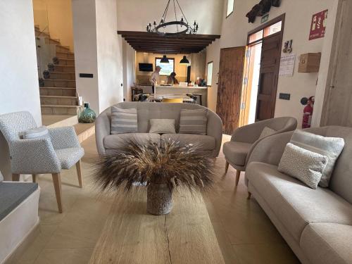 Casa rural para grupos 12 personas en la sierra con piscina, barbacoa y chimenea en Alicante in Onil