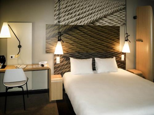 1 queen bed