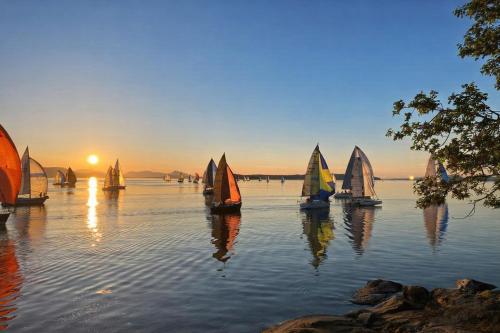 View, Valhalla The Nest in Salt Spring Island (BC)