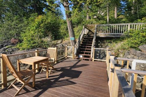 Surrounding environment, Valhalla The Nest in Salt Spring Island (BC)