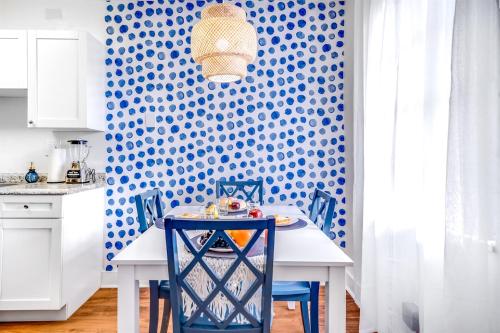 King Water View - No Extra Fees - Palm Wave Says in Coconut Creek (FL)