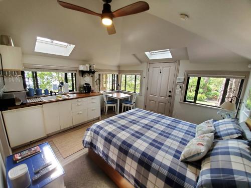 View, Valhalla The Nest in Salt Spring Island (BC)