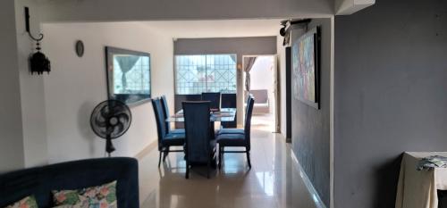 Shared lounge/TV area, Casa Caribe Cartagena in La Espanola