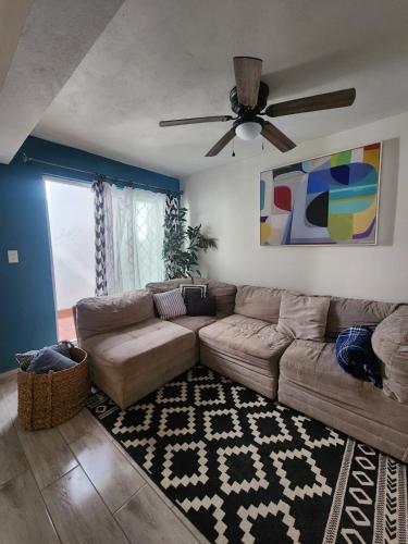 Burgos Home Near Embassy, USA Crossing and Aeropuerto