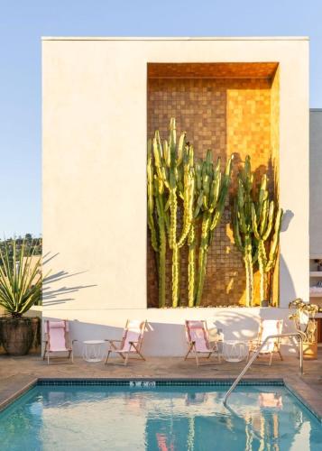 Silver Lake Pool & Inn in Los Angeles, USA