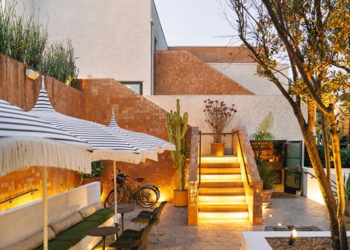 Silver Lake Pool & Inn in Los Angeles, USA