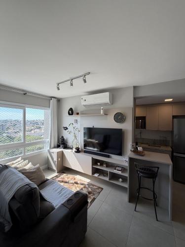 共用Lounge/電視區, Moderno Apto 11º andar - 2 dorm - 2 banheiros - Lado Shopping Bourbon Teresópolis - 1 Vaga Coberta (Moderno Apto 11º andar - 2 dorm - 2 banheiros - Lado Shopping Bourbon Teresopolis - 1 Vaga Coberta) in 特雷索波利斯