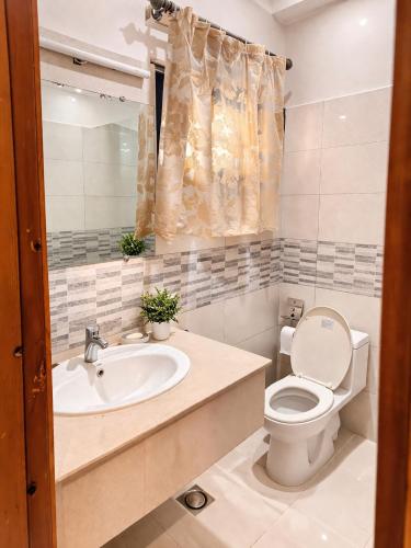 Corvane House - image 11