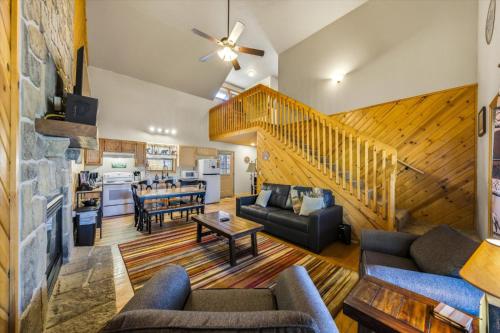 529 Reba Cabin in Gatlinburg, USA