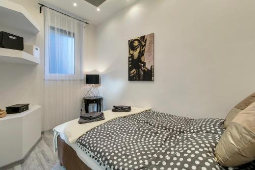 Tamara Apartment - image 13