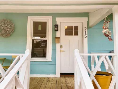 The Cozy Cottage- Close to Everything! in Pensacola Downtown