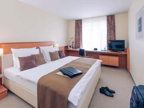 MERCURE MANNHEIM AM RATHAUS Room Type - Superior Queen Bed MERCURE MANNHEIM AM RATHAUS Room Type - Superior Queen Bed