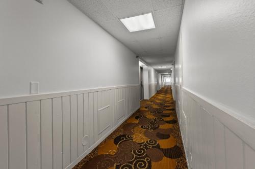 2 Queen bed room 5 minutes from Gull Lake - image 14